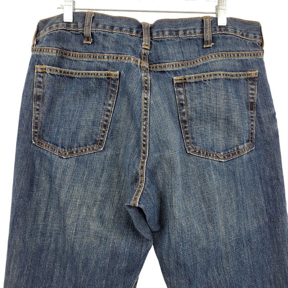 Old Navy Mens Classic Fit Jeans Actual Size 38x33 Medium Wash 100% Cotton - Picture 4 of 8
